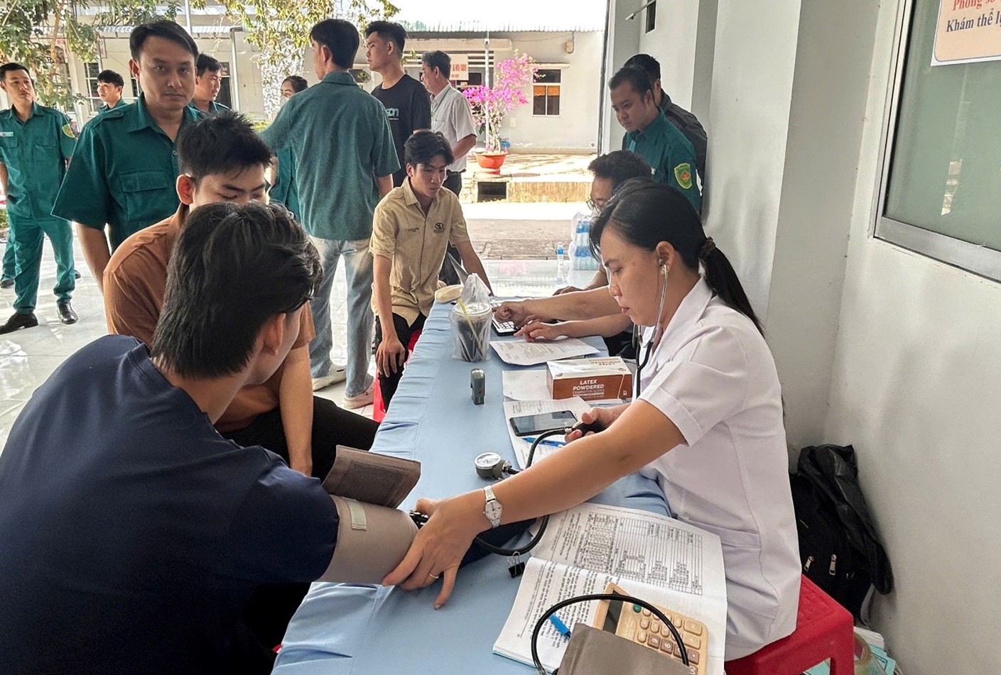 Trung tâm y tế Tịnh Biên triển khai khám sức khỏe nghĩa vụ quân sự và tuyển chọn công an nhân dân năm 2026